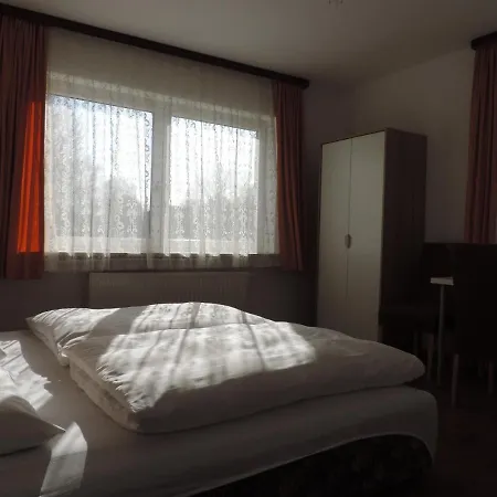 Konukevi Am Eschenbach 2*